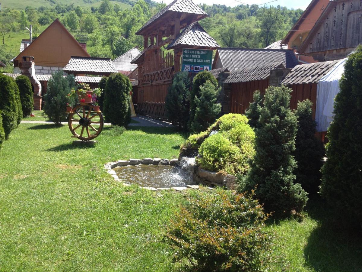 Pensiunea Cretuca Botiza Bagian luar foto